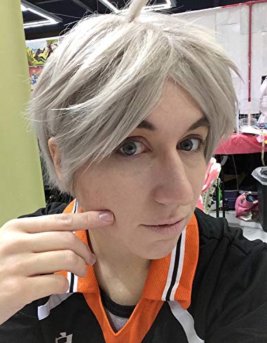 GHK Biamoxer Haikyuu !! Volleyball Koushi Sugawara Cosplay Perücken Kurze Beige Grau Hitzebeständige Cosplay Kostüm Perücke von GHK