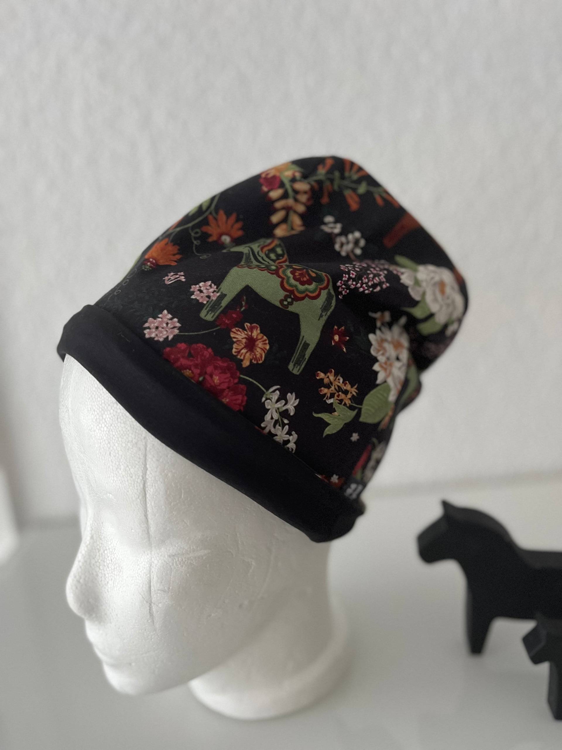 Beanie - Mütze Dala Pferde von GIGAOriginal