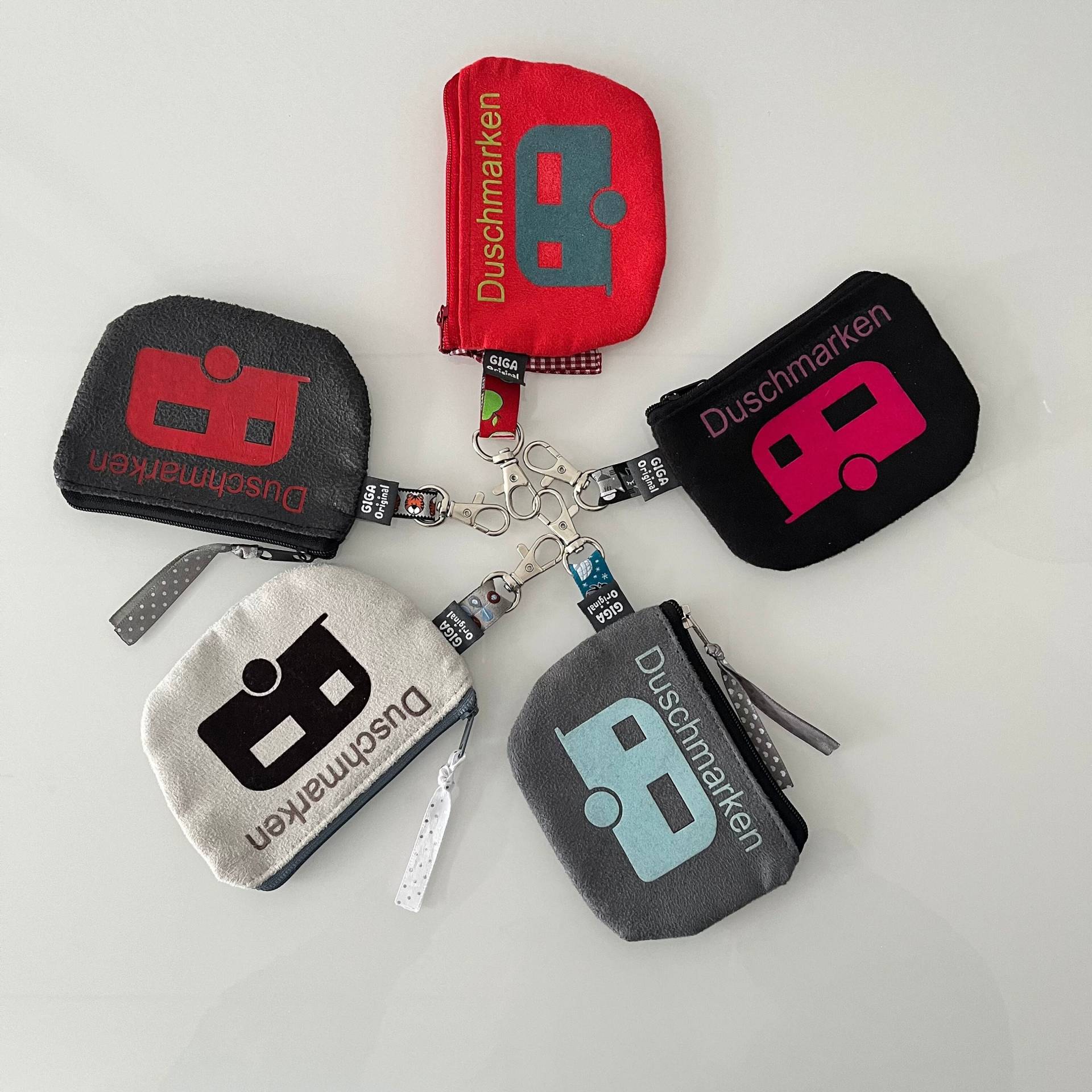 Duschmarkentäschchen Mit Wohnwagen - Einzelstück von GIGAOriginal