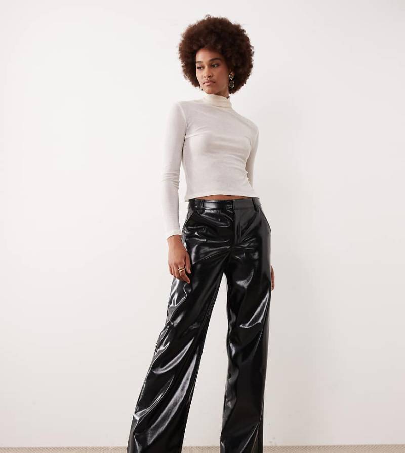 Gina Tricot Tall - Beschichtete Kunstleder-Hose mit geradem Bein in Schwarz von GINA TRICOT Tall