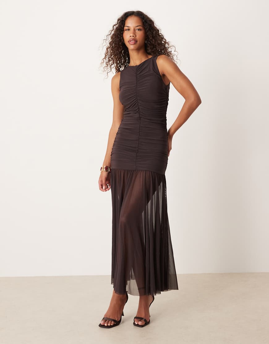 Gina Tricot - Ärmelloses Midikleid in Dunkelbraun mit tiefer Taille-Brown von GINA TRICOT