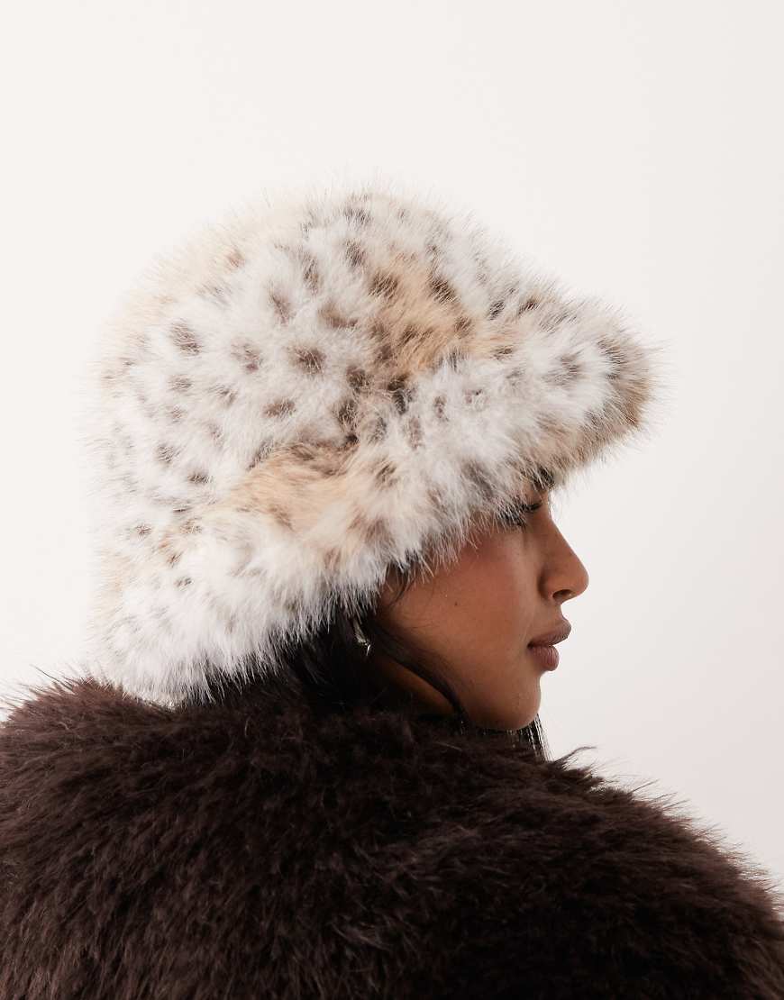 Gina Tricot - Anglerhut aus Kunstpelz in schwarz-weißem Leopardenmuster-Bunt von GINA TRICOT