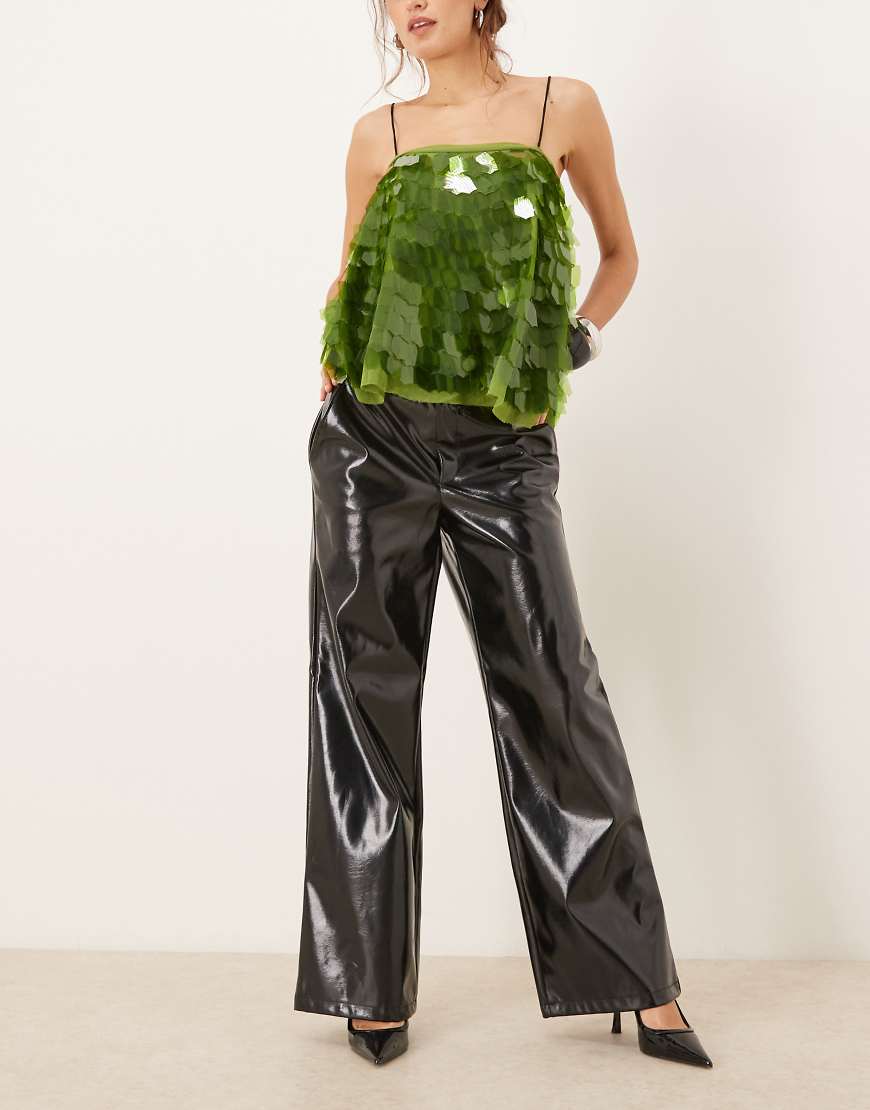 Gina Tricot - Beschichtete Kunstleder-Hose mit geradem Bein in Schwarz von GINA TRICOT