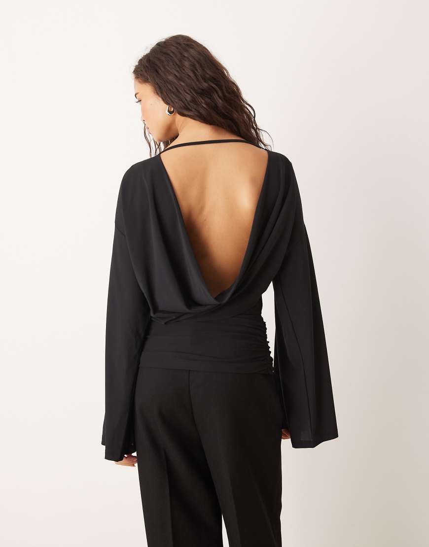 Gina Tricot - Bluse in Schwarz mit Drapierung am Rücken von GINA TRICOT