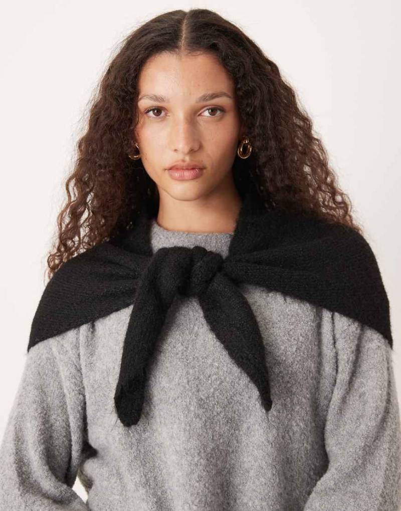 Gina Tricot - Dreieckiger Strickschal in Schwarz von GINA TRICOT