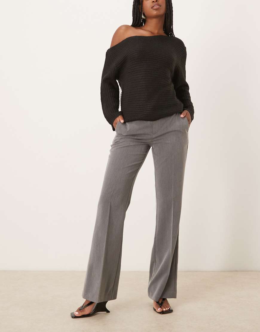 Gina Tricot - Elegante Relaxed-Fit-Bootcut-Hose in meliertem Grau Gina Tricot - Elegante Relaxed-Fit-Bootcut-Hose in meliertem Grau von GINA TRICOT