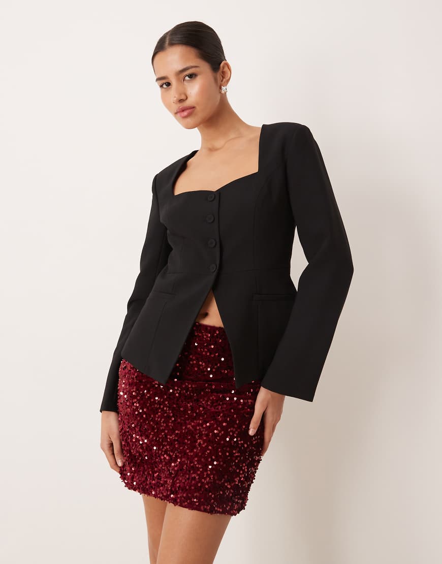 Gina Tricot - Eleganter Blazer in Schwarz mit herzförmigem Schnitt von GINA TRICOT