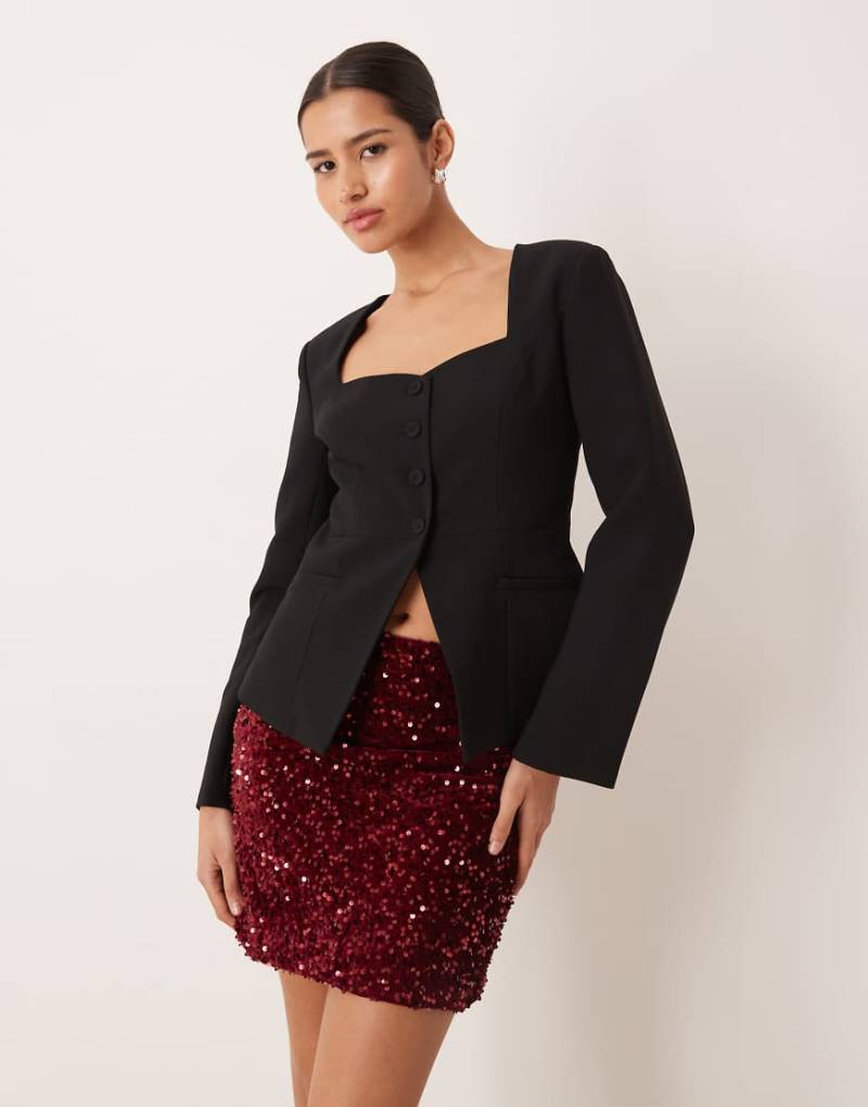 Gina Tricot - Eleganter Blazer in Schwarz mit herzförmigem Schnitt von GINA TRICOT