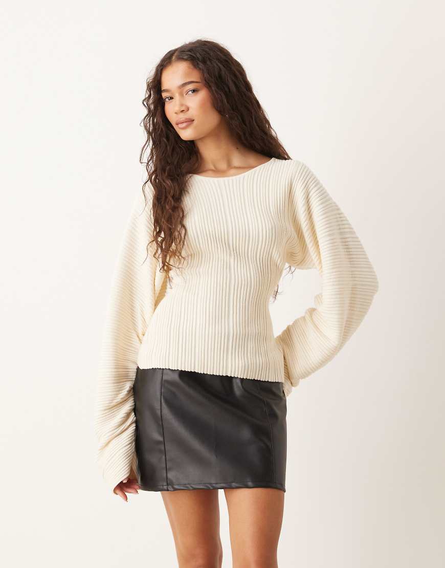 Gina Tricot - Figurformendes Strickoberteil in Cremeweiß von GINA TRICOT