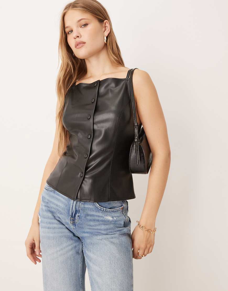 Gina Tricot - Geknöpftes PU-Oberteil in Schwarz von GINA TRICOT