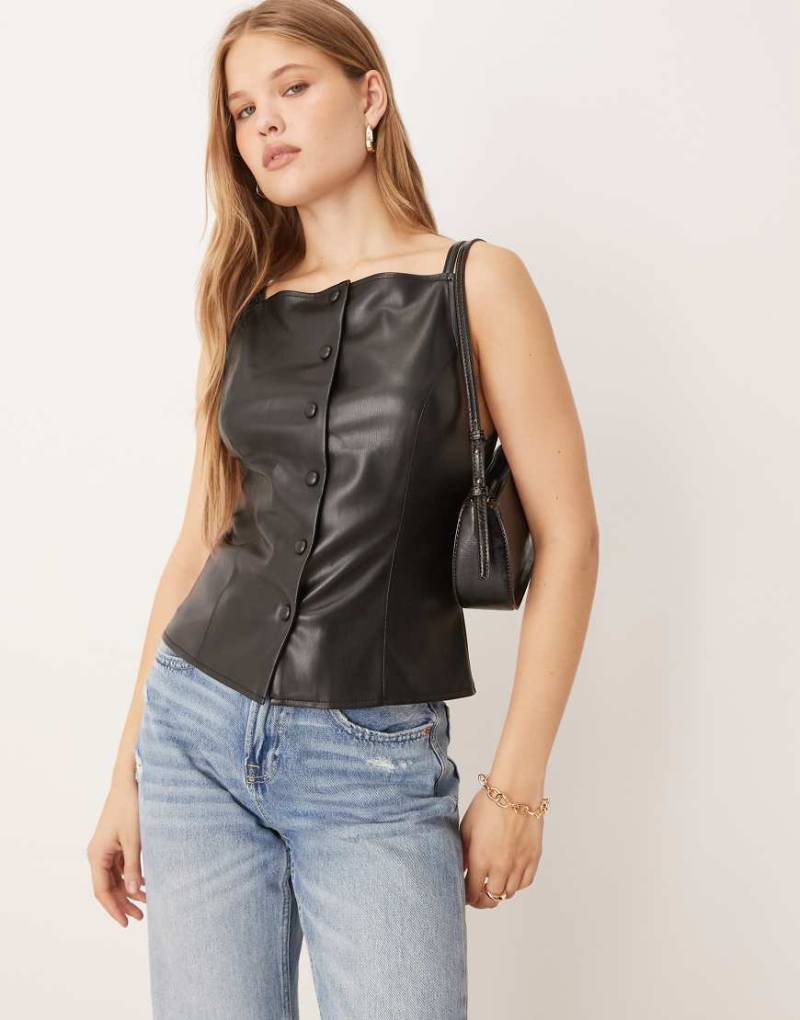 Gina Tricot - Geknöpftes PU-Oberteil in Schwarz von GINA TRICOT