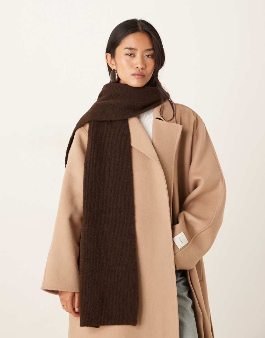 Gina Tricot - Gerippter Strick-Schal in Schokobraun-Brown von GINA TRICOT