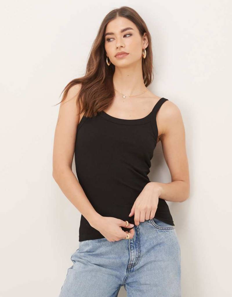 Gina Tricot - Geripptes Trägerhemd in Schwarz von GINA TRICOT