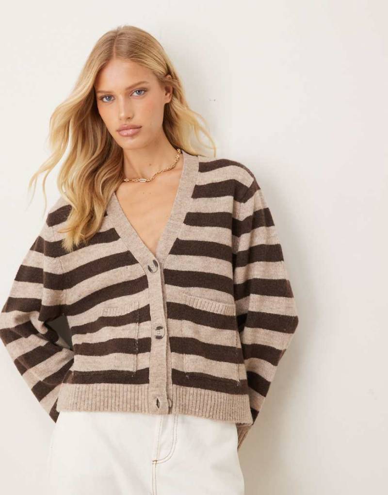 Gina Tricot - Gestreifte Relaxed Fit Strickjacke in Beige und Braun mit Taschen-Neutral von GINA TRICOT