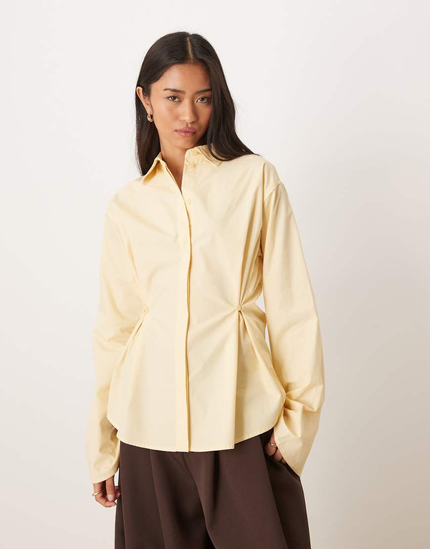 Gina Tricot - Hemdbluse aus reiner Baumwolle in Zitronengelb mit Taillenraffung von GINA TRICOT