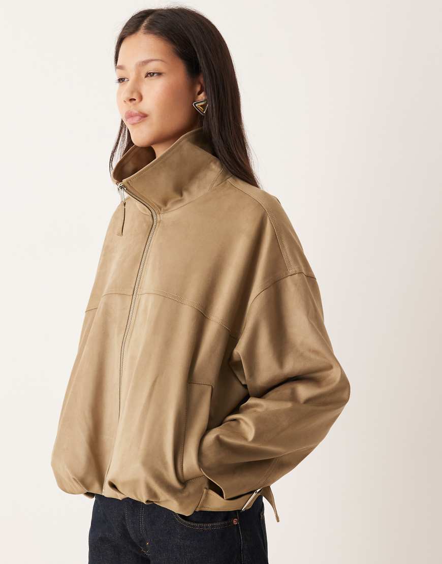 Gina Tricot - Hochgeschlossene Jacke aus Wildlederimitat in Olivgrün von GINA TRICOT