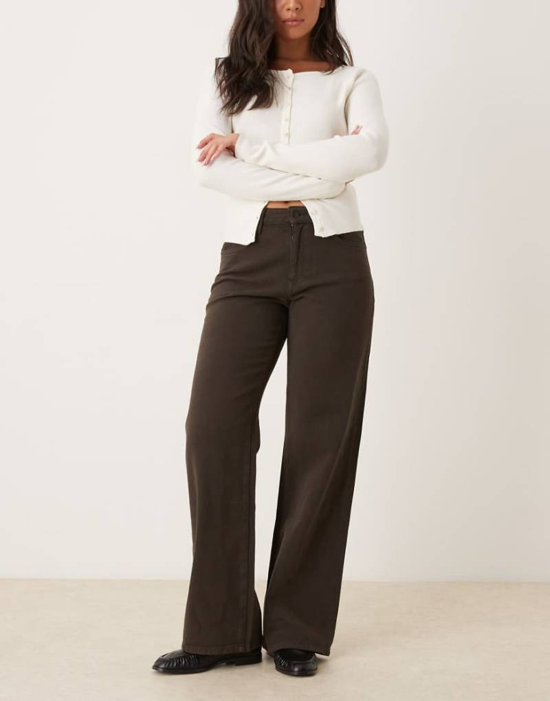 Gina Tricot - Jeans in brauner Waschung mit tiefem Bund und weitem Bein-Brown von GINA TRICOT