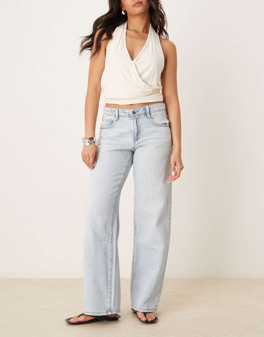 Gina Tricot - Jeans in hellblauer Waschung mit weitem Bein und niedrigem Bund von GINA TRICOT
