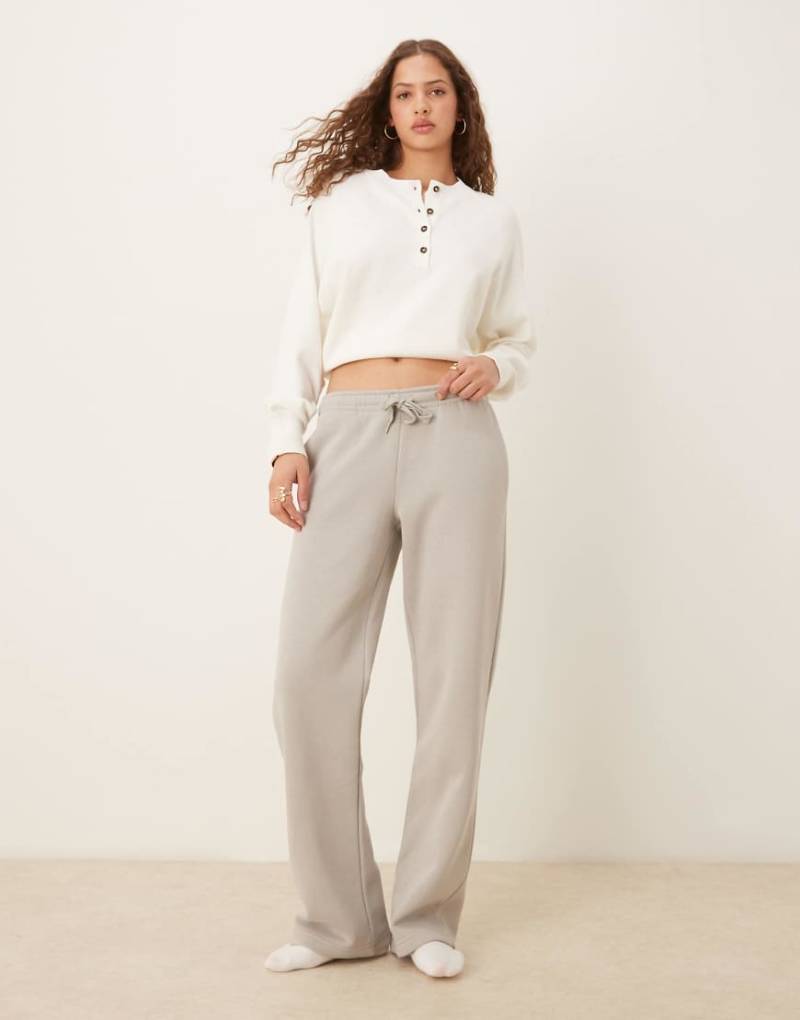 Gina Tricot - Jogginghose in Hellgrau mit geradem Bein von GINA TRICOT