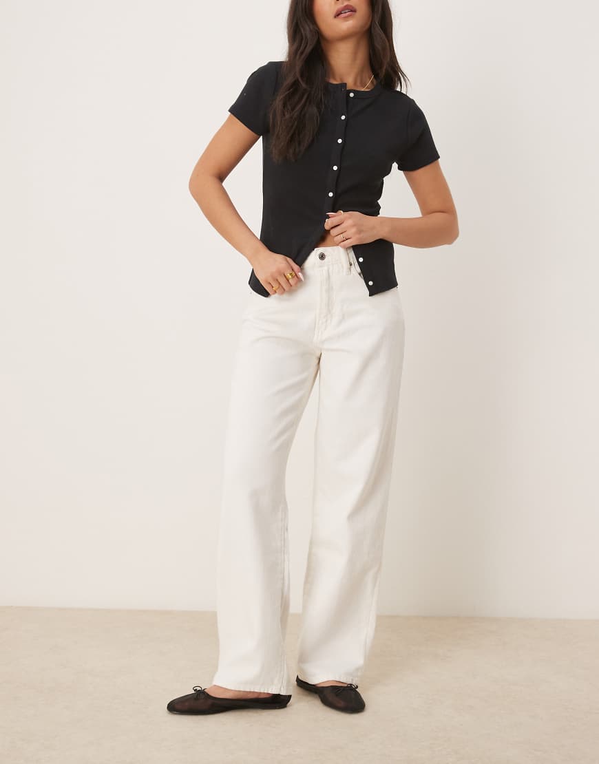 Gina Tricot - Lässig geschnittene Jeans in gebrochenem Weiß von GINA TRICOT