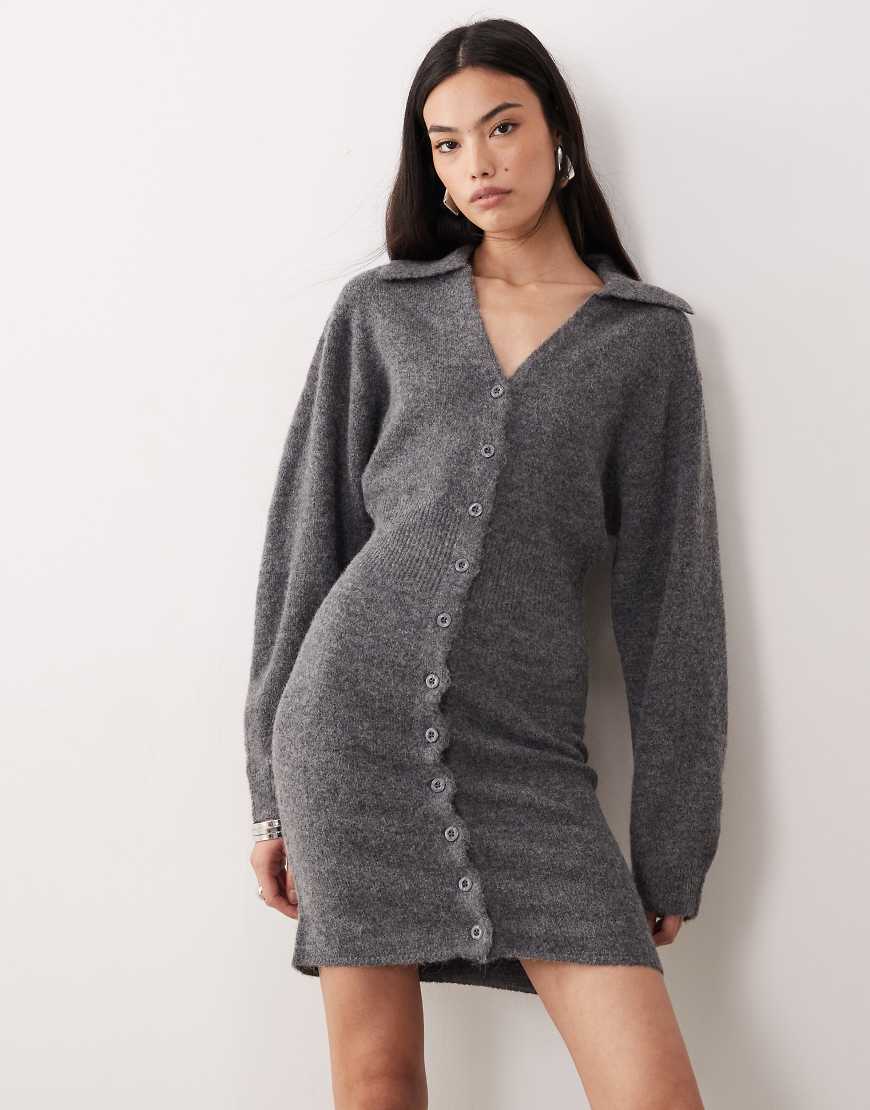 Gina Tricot - Langärmliges Mini-Strickkleid in Dunkelgrau meliert mit Knopfleiste von GINA TRICOT