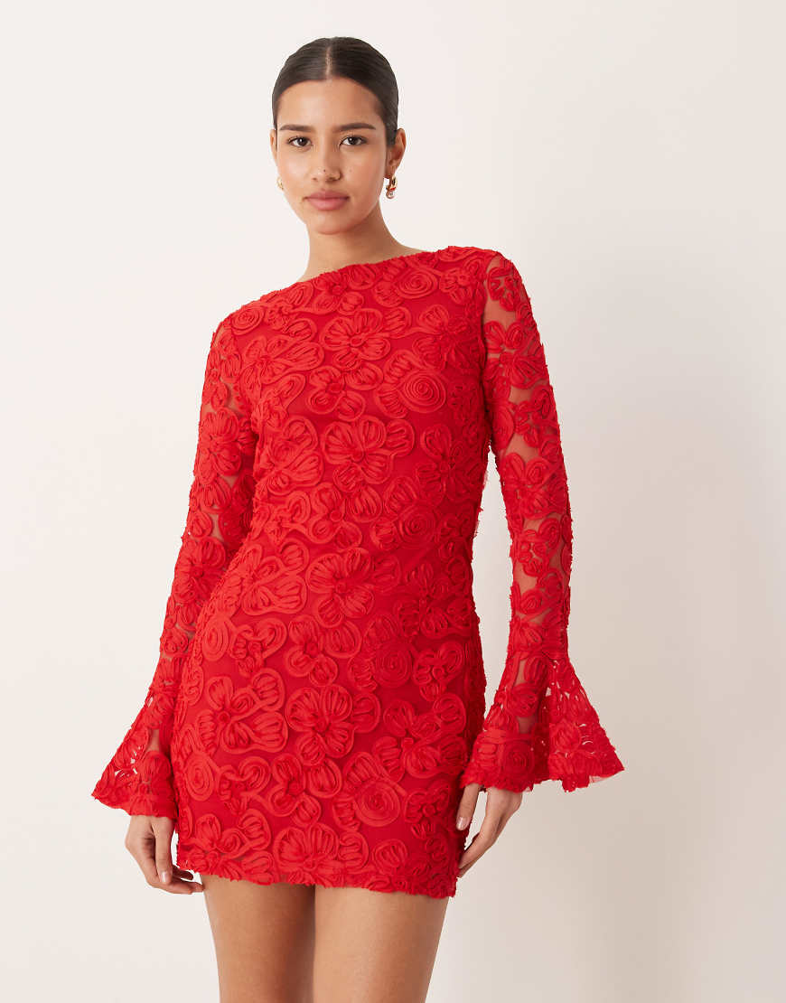 Gina Tricot - Langärmliges Minikleid in Rot mit Stickerei und Rückenausschnitt von GINA TRICOT