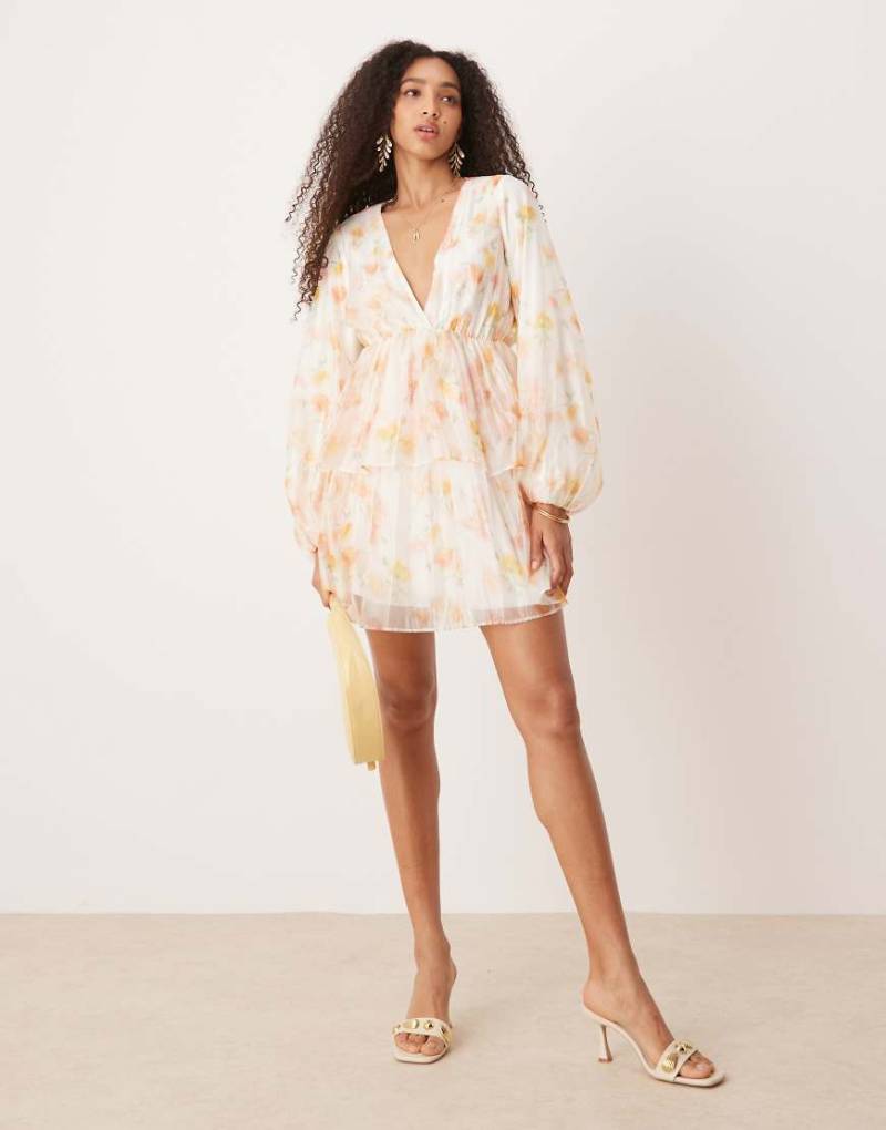 Gina Tricot - Langärmliges Minikleid mit V-Ausschnitt und buntem Aquarellmuster von GINA TRICOT