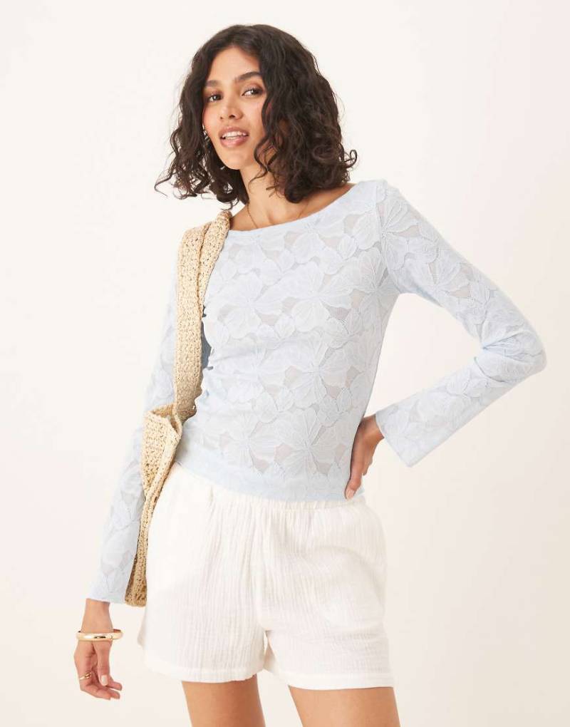 Gina Tricot - Langärmliges Oberteil aus transparenter, strukturierter Jersey-Spitze in Hellblau mit ausgestellten Ärmeln von GINA TRICOT