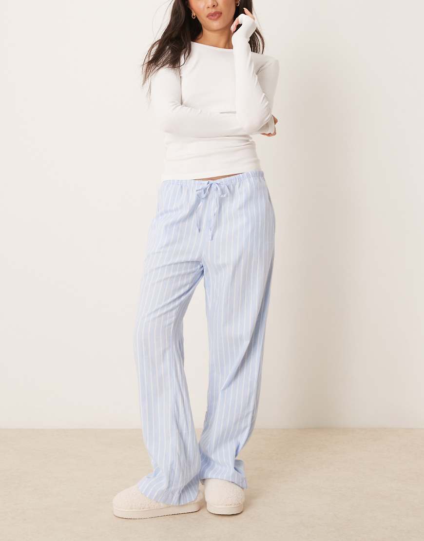 Gina Tricot - Lounge-Pyjamahose aus Webstoff in Blau gestreift Gina Tricot - Lounge-Pyjamahose aus Webstoff in Blau gestreift von GINA TRICOT
