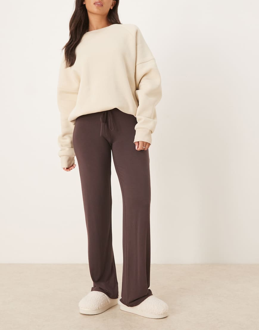 Gina Tricot - Loungewear-Hose in Schokobraun mit niedrigem Bund-Brown von GINA TRICOT