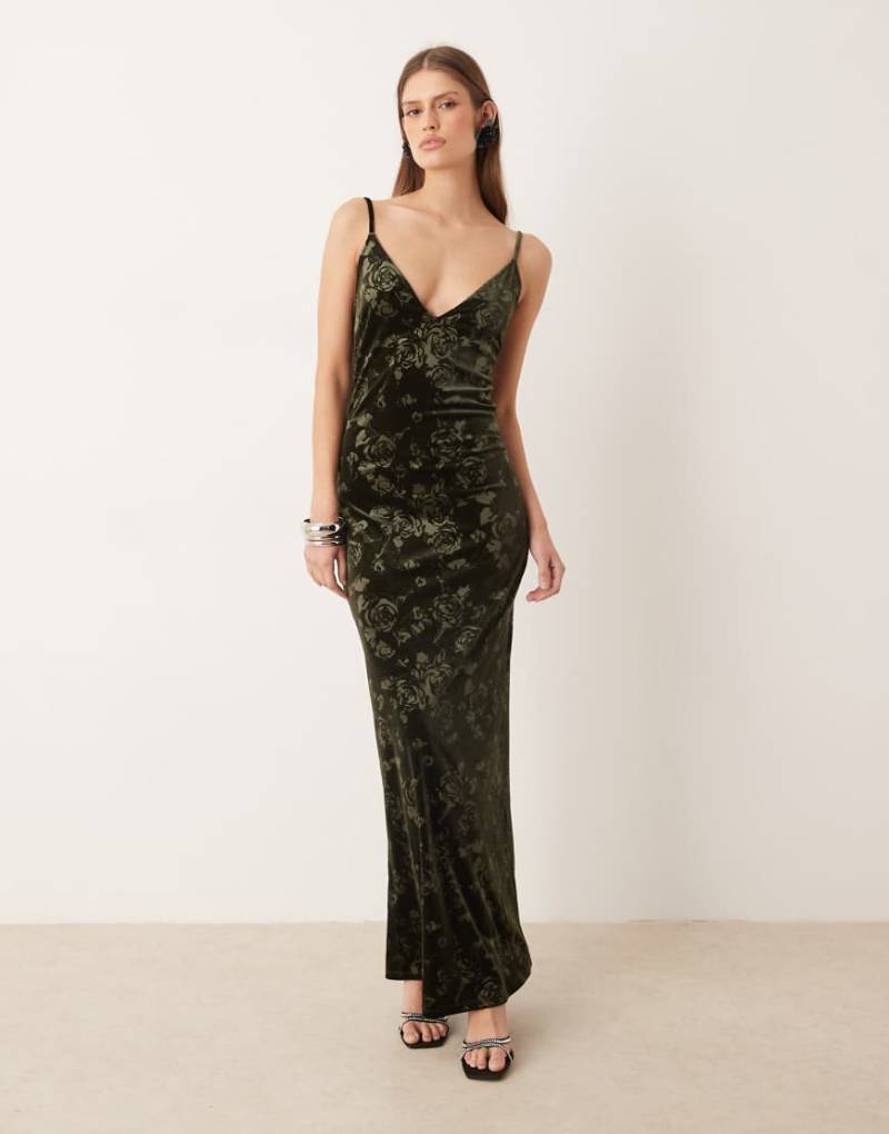 Gina Tricot - Maxikleid aus Jacquard-Samt in Dunkelgrün mit Rosenmuster von GINA TRICOT