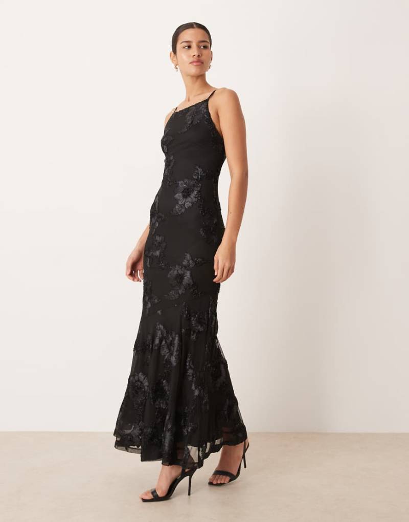 Gina Tricot - Maxikleid in Schwarz mit Stickerei von GINA TRICOT