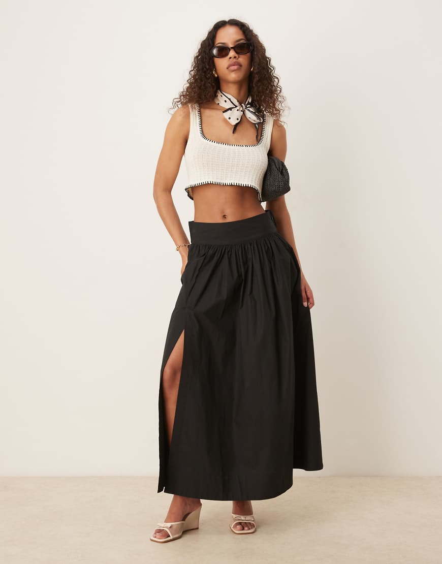 Gina Tricot - Popeline-Maxirock in Schwarz mit Ballonsaum und Schlitz von GINA TRICOT