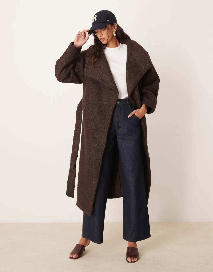 Gina Tricot - Midi-Wickelmantel in Braun mit Stehkragen und Gürtel von GINA TRICOT