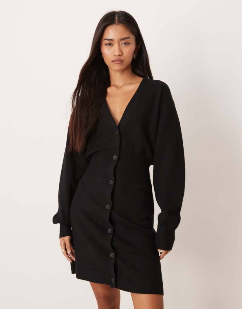 Gina Tricot - Mini-Strickkleid in Schwarz mit Knopfleiste, V-Ausschnitt und langen Trompetenärmeln von GINA TRICOT