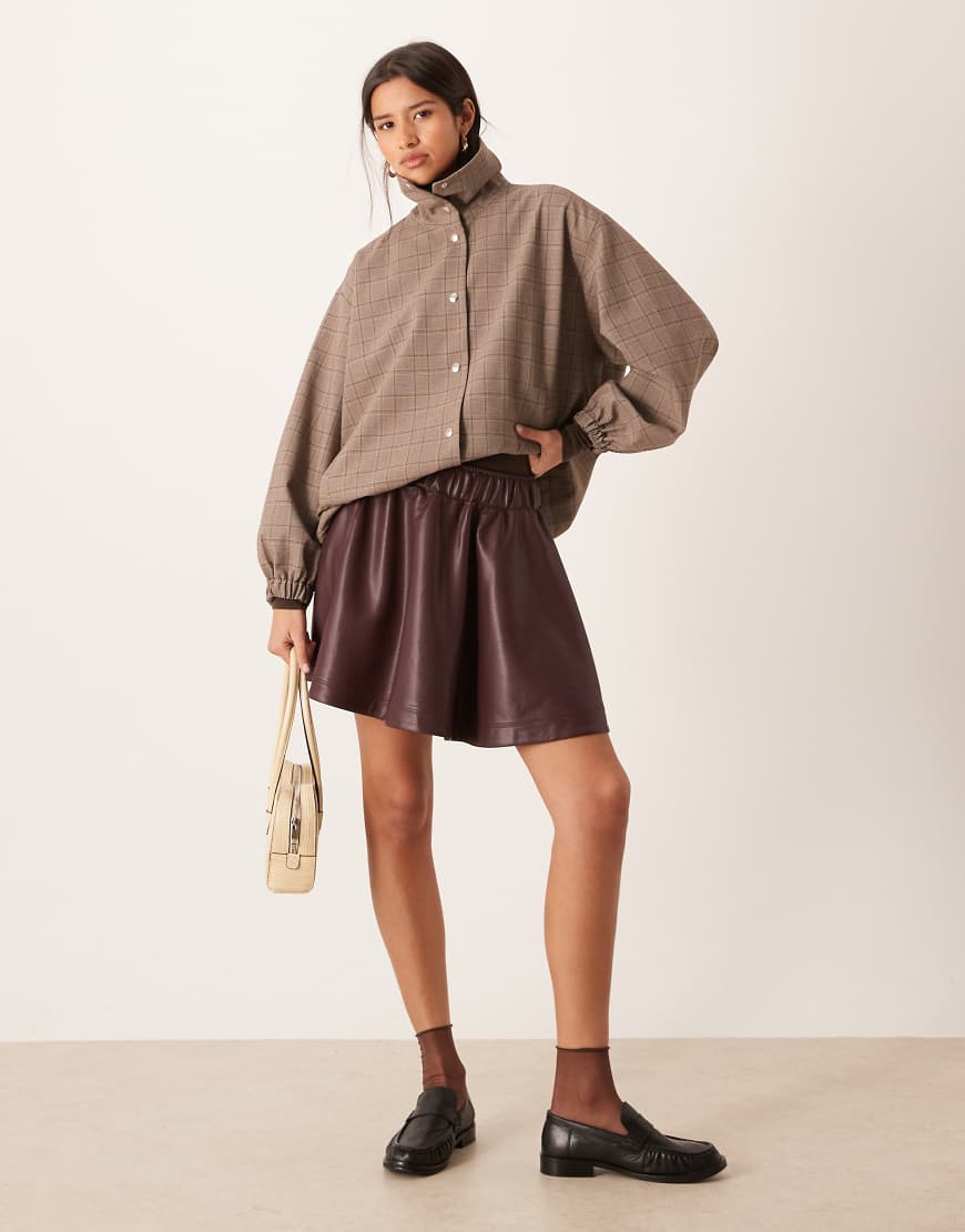 Gina Tricot - Minirock aus PU in Burgunderrot von GINA TRICOT