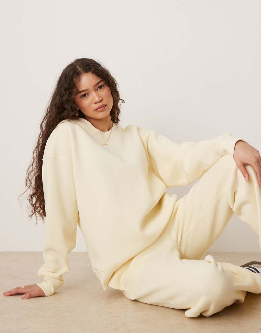 Gina Tricot - Mix and Match - Locker geschnittenes Sweatshirt in Buttermilch-Sorbet-Gelb Gina Tricot - Mix and Match - Locker geschnittenes Sweatshirt in Buttermilch-Sorbet-Gelb von GINA TRICOT