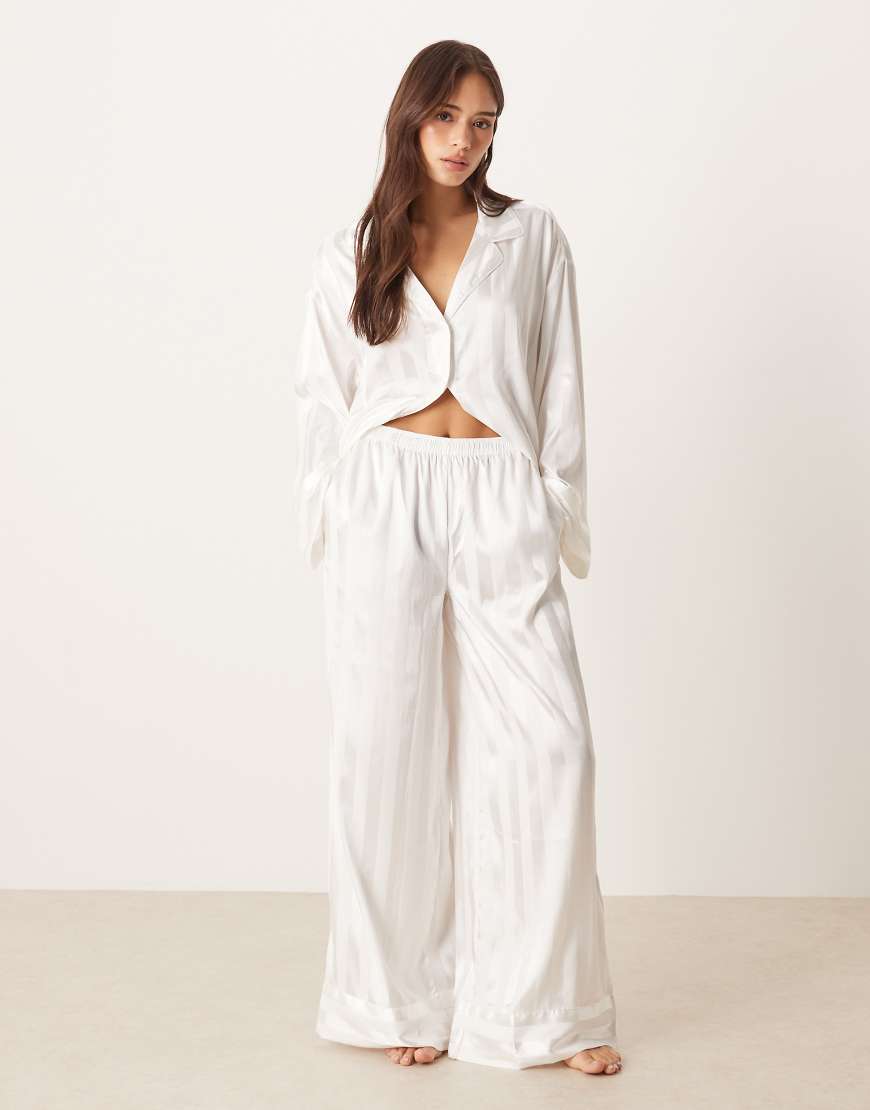 Gina Tricot - Mix and Match - Lounge-Pyjamahose aus Satin in Weiß gestreift von GINA TRICOT