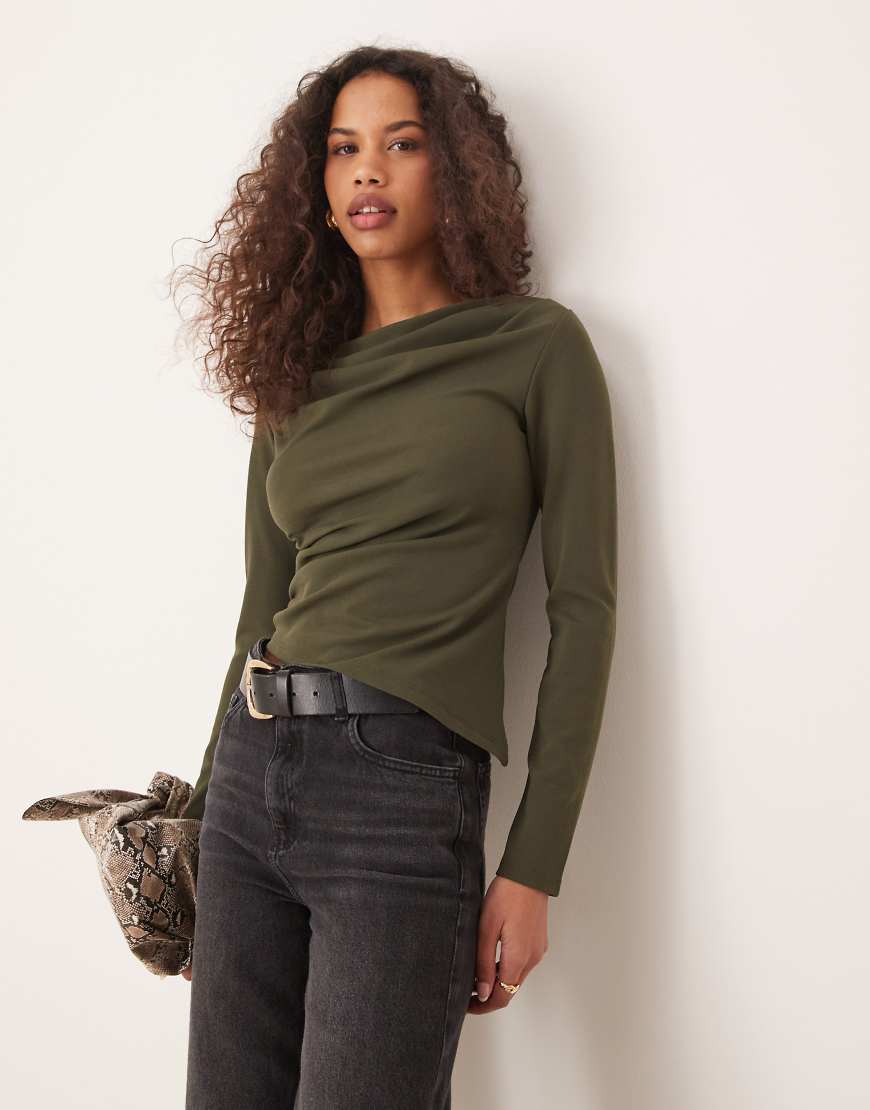 Gina Tricot - Oberteil in Khakigrün mit asymmetrischer Drapierung Gina Tricot - Oberteil in Khakigrün mit asymmetrischer Drapierung von GINA TRICOT