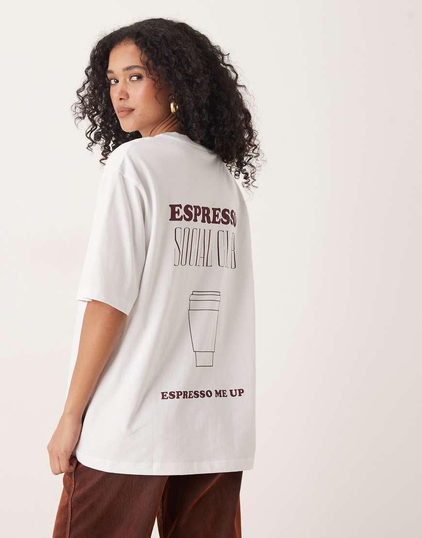 Gina Tricot - Oversize-T-Shirt in Weiß mit Espresso-Print Gina Tricot - Oversize-T-Shirt in Weiß mit Espresso-Print von GINA TRICOT