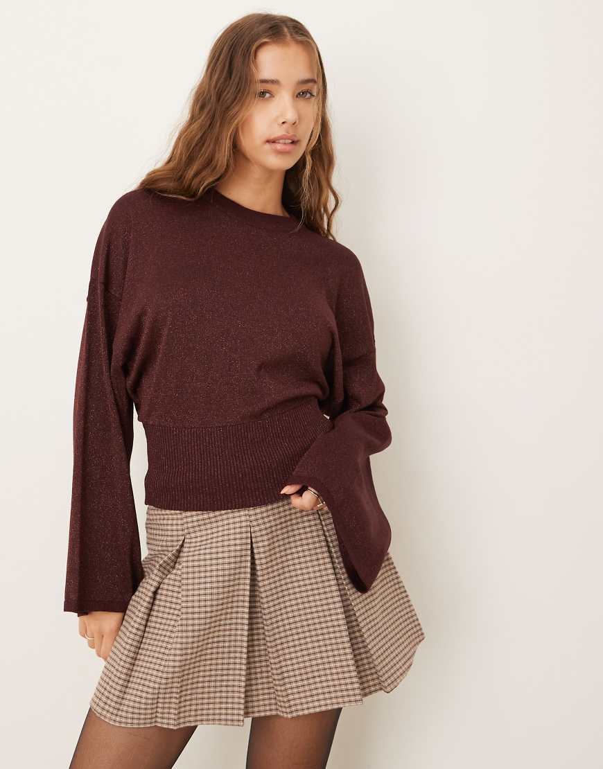 Gina Tricot - Pullover aus Metallic-Feinstrick in dunklem Burgunderrot/Granatapfel mit weiten Ärmeln von GINA TRICOT