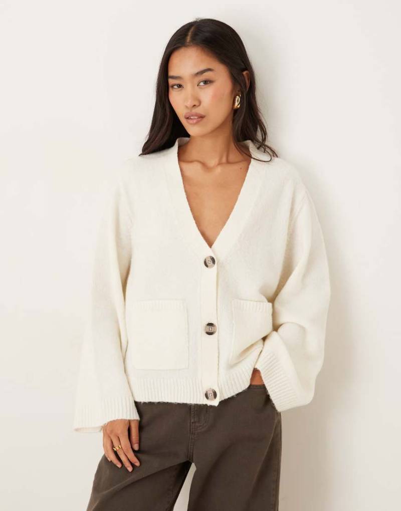 Gina Tricot - Relaxed-Fit-Strickjacke in Creme mit Taschen-Weiß von GINA TRICOT