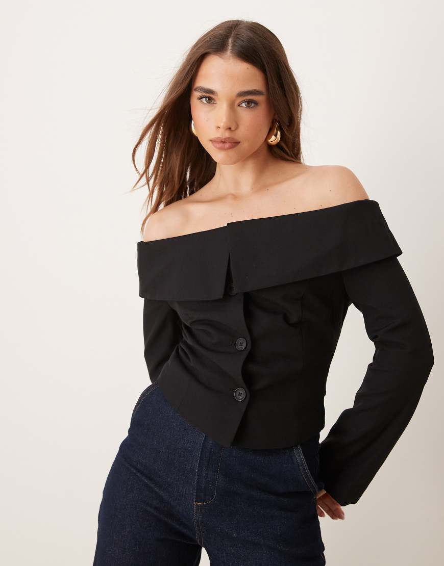 Gina Tricot - Schulterfreier, eleganter Blazer in Schwarz Gina Tricot - Schulterfreier, eleganter Blazer in Schwarz von GINA TRICOT