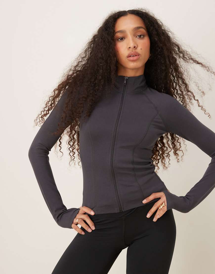 Gina Tricot - Soft Touch - Nahtlose Sportjacke in Grau mit Reißverschluss von GINA TRICOT