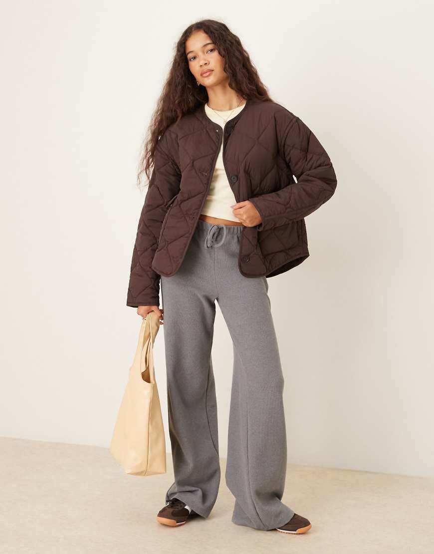 Gina Tricot - Steppjacke in Braun mit Pattentaschen vorne von GINA TRICOT