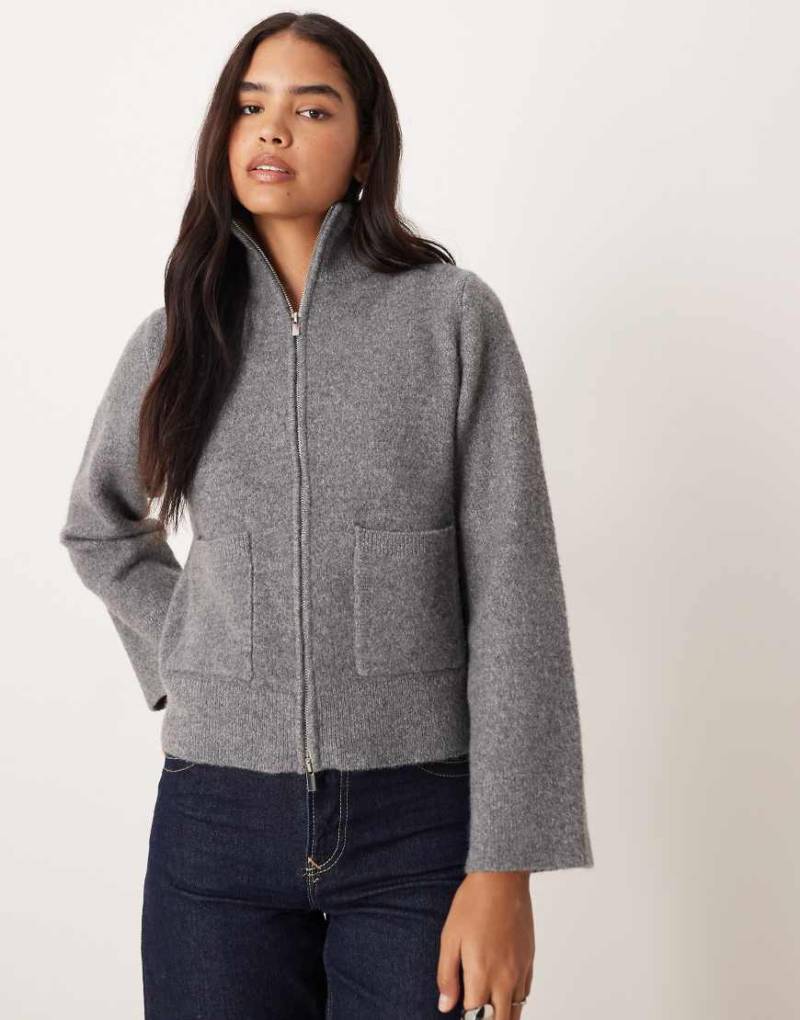 Gina Tricot - Strickjacke aus Wolle in meliertem Mittelgrau mit Taschen von GINA TRICOT