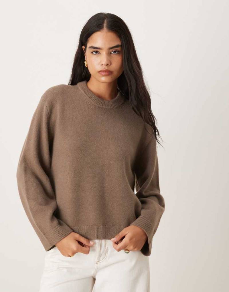 Gina Tricot - Strickpullover in Hellbeige meliert mit Rundhalsausschnitt und weiten Ärmeln, exklusiv bei ASOS-Neutral von GINA TRICOT