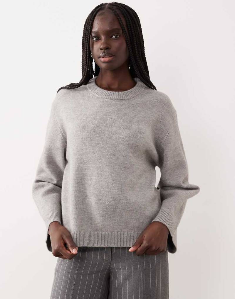 Gina Tricot - Strickpullover in meliertem Hellgrau mit Rundhalsausschnitt und weiten Ärmeln, exklusiv bei ASOS von GINA TRICOT