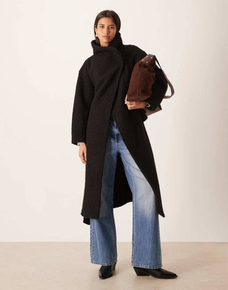 Gina Tricot - Strukturierter Midaxi-Mantel in Schwarz mit Gürtel von GINA TRICOT