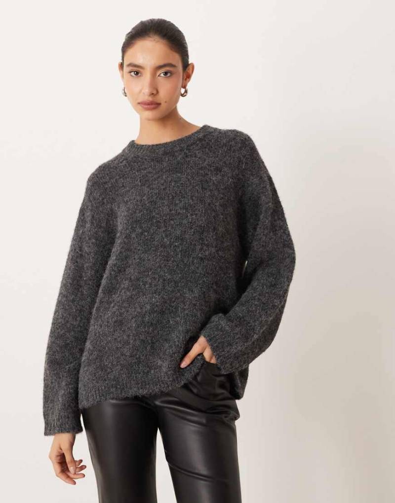 Gina Tricot - Super weicher Oversize-Strickpullover in Dunkelgrau, exklusiv bei ASOS von GINA TRICOT